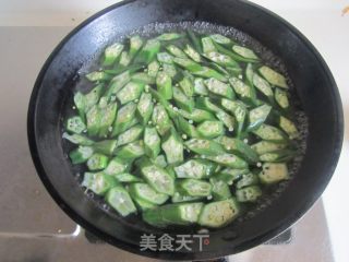 火腿拌秋葵的做法步骤：3