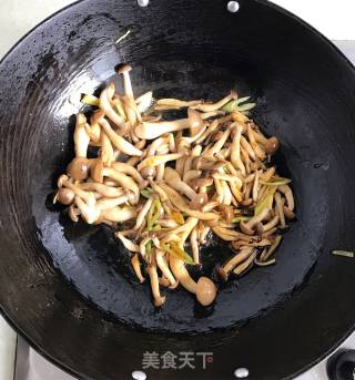 三鲜豆腐煲的做法步骤：6