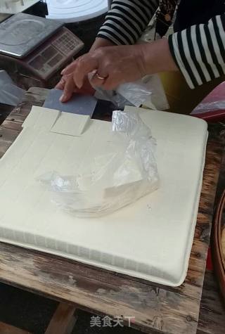 酿豆腐的做法步骤：1