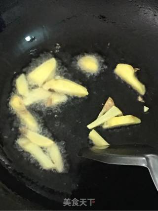 糖醋排骨的做法步骤：2