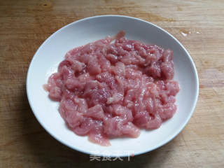 皮蛋瘦肉粥的做法步骤：2