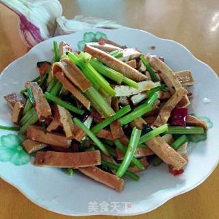 芹菜炒香干的做法步骤：9