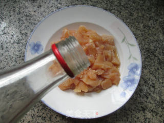 毛豆炒鸡胸肉的做法步骤：2