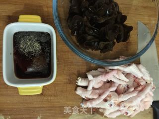 木耳蒸鸡脚的做法步骤：7