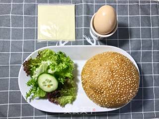 早餐新发现，15分钟搞定，蛋满分汉堡包的做法步骤：1