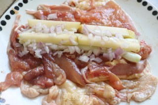 鸡肉蔬菜卷（空气炸锅）的做法步骤：4