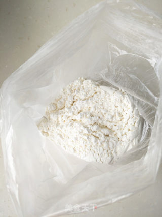 黑芝麻海绵蛋糕的做法步骤：1