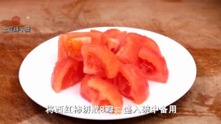 享受美味：掌握了土豆烧牛腩的诀窍，余香绕齿三日的做法步骤：2