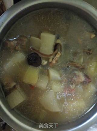 温补羊肉枸杞茶菇汤的做法步骤：6