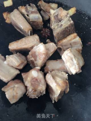 糖醋排骨的做法步骤：4