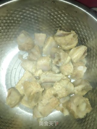 黄焖排骨做法怎么样的做法步骤：2