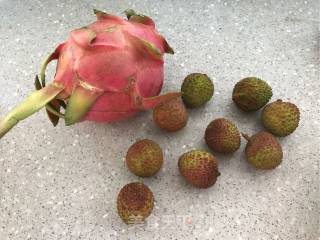 火龙果炒饭的做法步骤：1