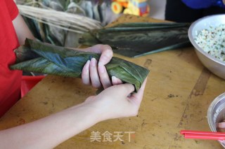 广式香菇花肉粽子（超详细，两种包法）的做法步骤：11