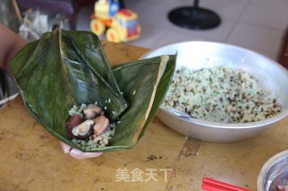 广式香菇花肉粽子（超详细，两种包法）的做法步骤：25