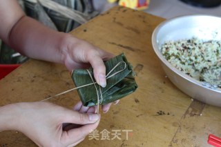 广式香菇花肉粽子（超详细，两种包法）的做法步骤：33