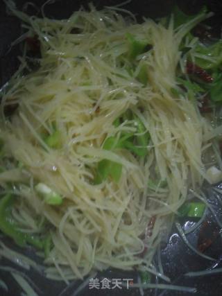 酸辣土豆丝的做法步骤：2