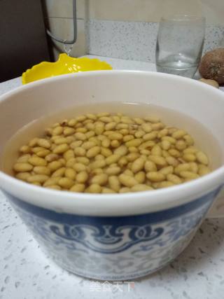 无破壁机版【丝滑豆浆】的做法步骤：3