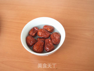 姜枣红糖水的做法步骤：1