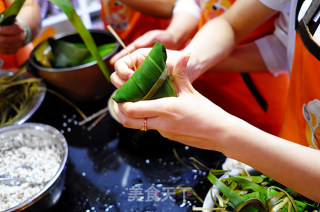 浓情端阳传情苦荞豆沙粽飘香万里的做法步骤：10