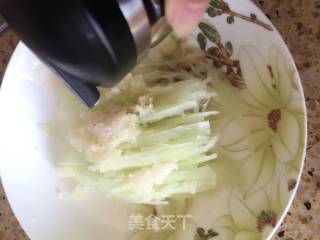 今天减肥晚餐全靠它了--爽口莴苣丝，5分钟速成！的做法步骤：5