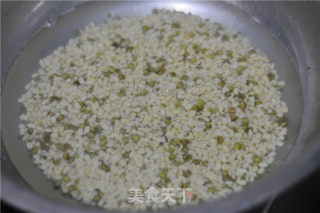 绿豆杏仁慕斯的做法步骤：2