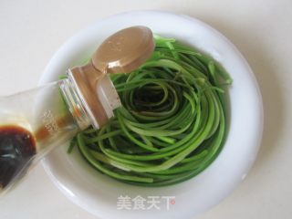 凉拌蒜薹的做法步骤：5