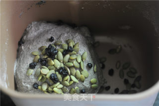 黑芝麻杏仁软欧的做法步骤：6