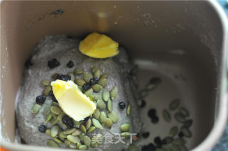 黑芝麻杏仁软欧的做法步骤：7