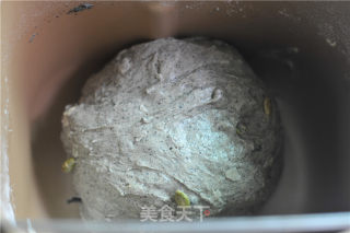 黑芝麻杏仁软欧的做法步骤：8