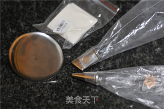 杏仁玫瑰花曲奇的做法步骤：1