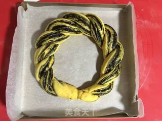 南瓜麻香花环面包的做法步骤：10