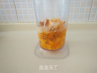 百香果芒果汁的做法步骤：2