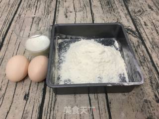 舒芙蕾松饼佐榴莲牛奶白酱的做法步骤：1