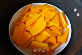 小南瓜烧果子的做法步骤：1
