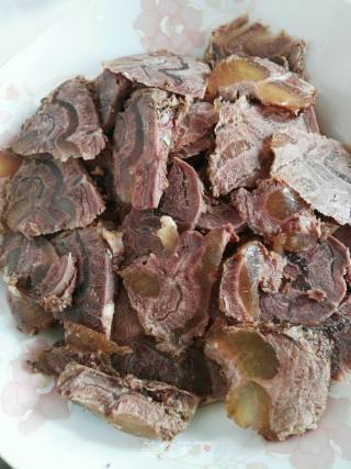 凉拌牛肉的做法步骤：2
