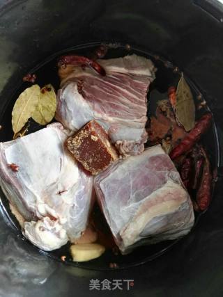 卤牛肉的做法步骤：5