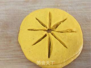 太阳花胡萝卜面包的做法步骤：8