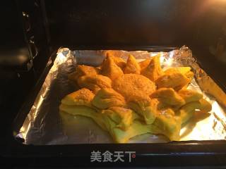 太阳花胡萝卜面包的做法步骤：17