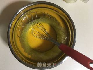 黑芝麻酱戚风蛋糕的做法步骤：1
