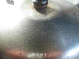 香菇圆白菜筒骨汤的做法步骤：5