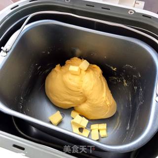 酥粒南瓜辫子包的做法步骤：3