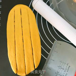 酥粒南瓜辫子包的做法步骤：8