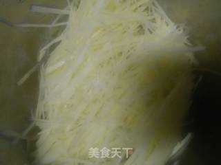 芹菜炒土豆丝的做法步骤：1
