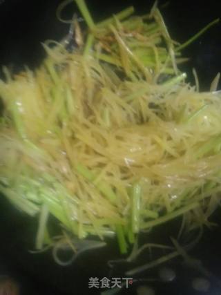 芹菜炒土豆丝的做法步骤：5