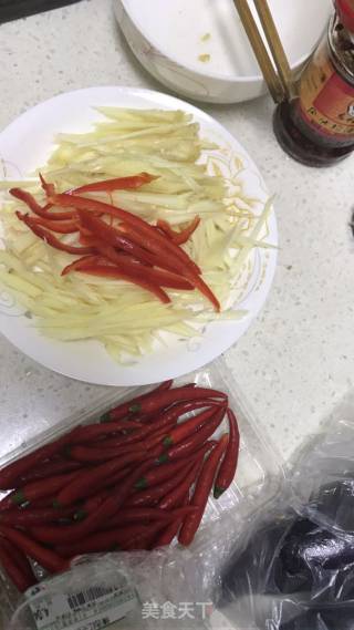 子姜肉丝的做法步骤：1