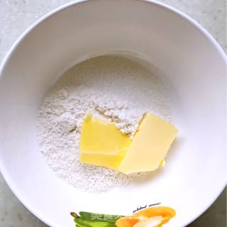 鲜桃水果面包的做法步骤：1