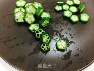 为闺女练好厨艺——嫩滑鸡蛋羹的做法步骤：6
