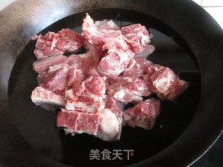 木耳排骨的做法步骤：5