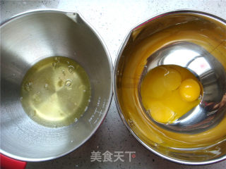 八寸戚风蛋糕的做法步骤：2