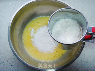 八寸戚风蛋糕的做法步骤：4